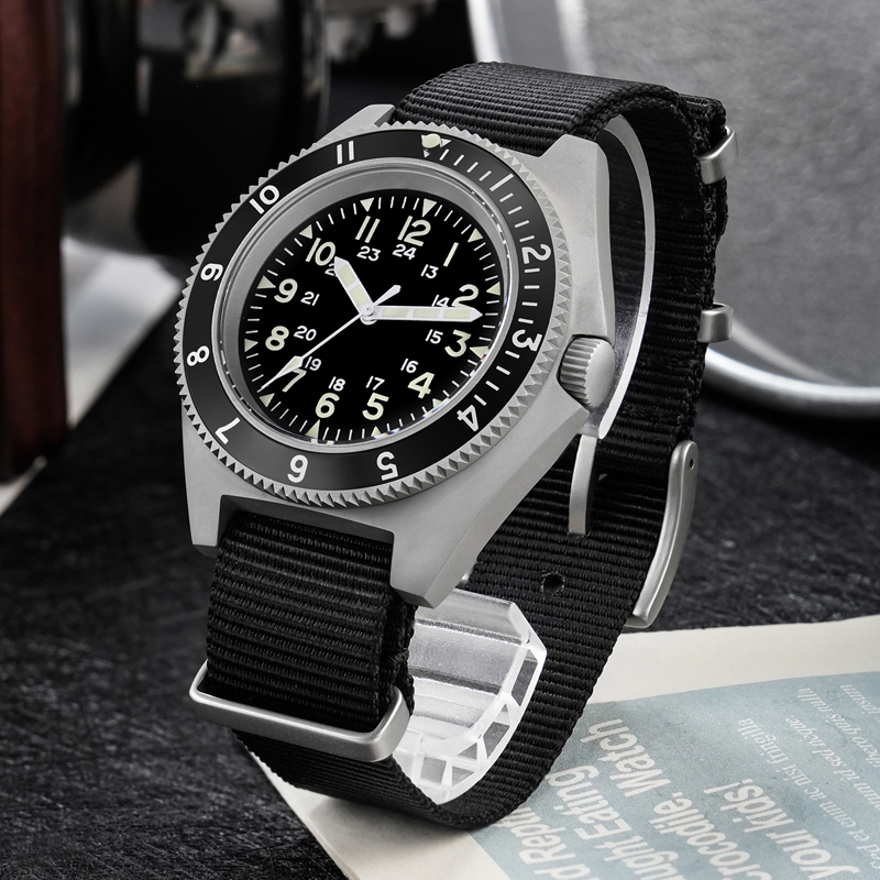 Watchdives WD1972 ساعة كوارتز  - مراجعة Young Men'S Accessories وسعره